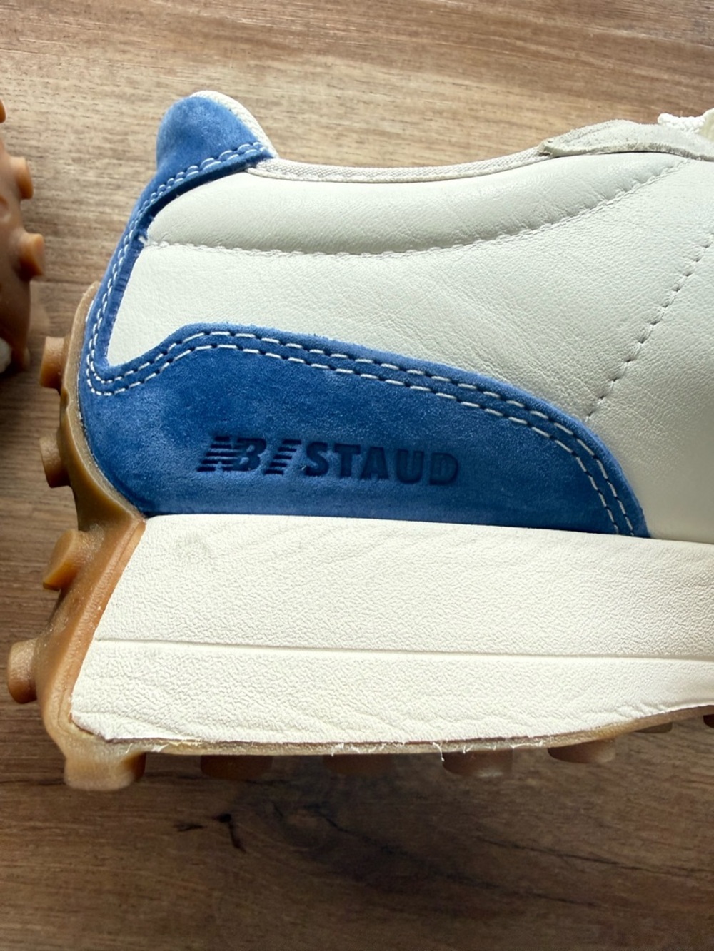 New Balance Staud 327 collab Sea Salt and blue Men's 9/42.5 Women’s 10.5 EUC - Picture 5 of 8